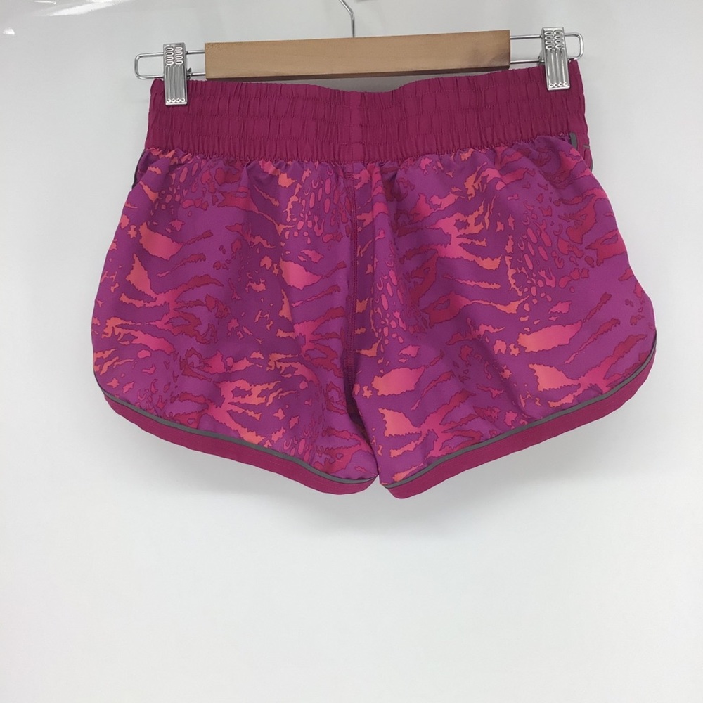 Under Armour Metallic Semi Fitted Heatgear Shorts - Picture 3 of 6